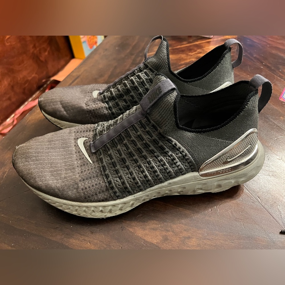 Nike React Phantom Run Flyknit 2 size 12